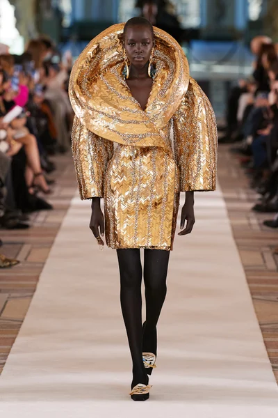 Look 5
